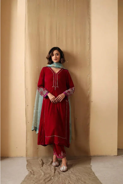 Khushboo & Pankaj Deep red and aqua embroidered velvet kurta set KHUSAPR26D143253