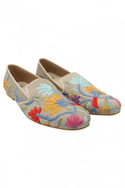 Floral embroidered loafers