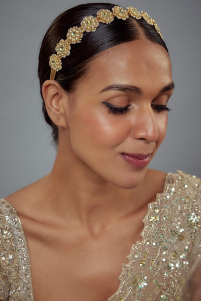 Gold floral kundan embellished sheesh phool