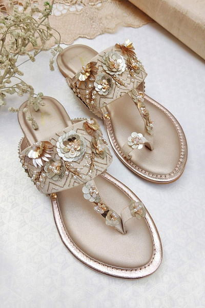 Gold 3D embellished kolhapuris