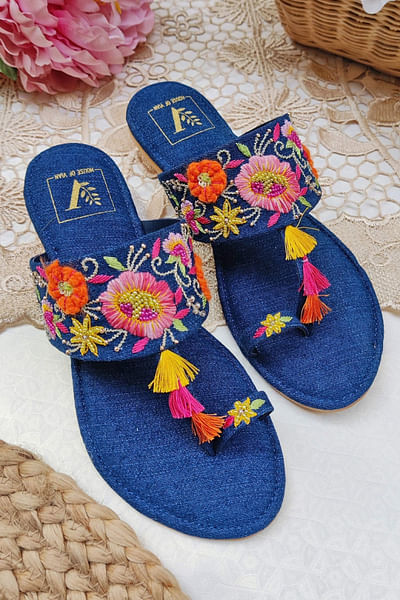Blue multicoloured kolhapuris