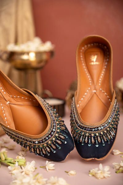 Blue sequin and crystal detail juttis