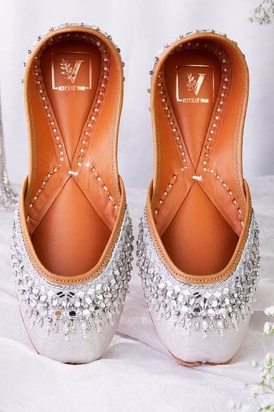 Silver zardozi embroidered juttis