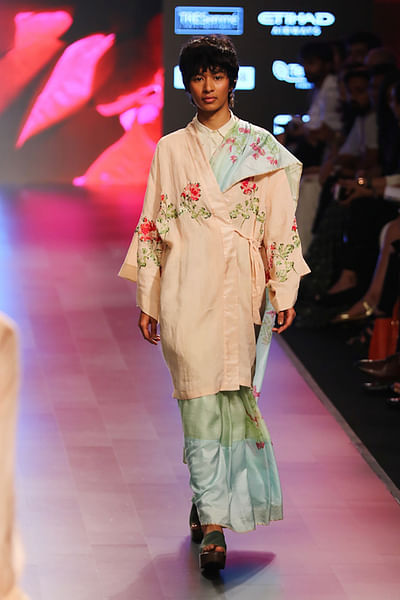 Sari with linen blouse and hand-embroidered kimono
