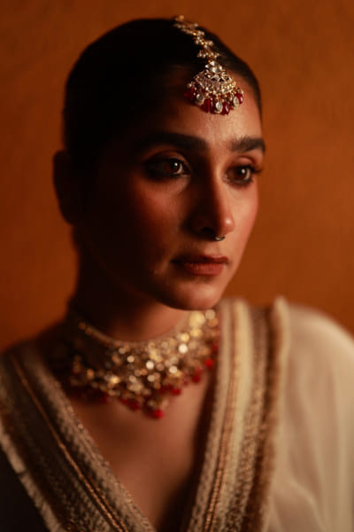 Varq Jewels Red bead studded kundan maang tikka VARQJUL26D148508