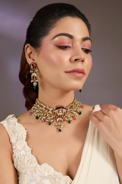 Red stone embellished floral kundan choker set