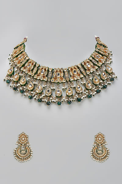 VIVINIA by Vidhi Mehra Green and gold kundan pearl choker set VIVIAUG26D253518