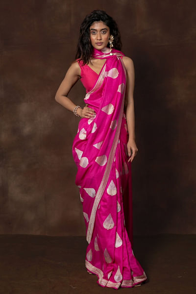 Pink motif handwoven sari