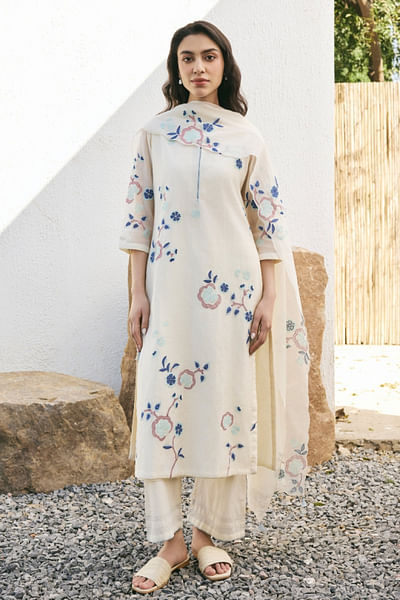 Pearl floral appliqued kurta set