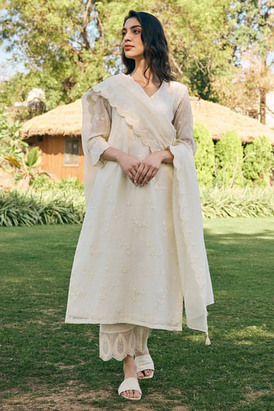 Ecru floral embroidered kurta set