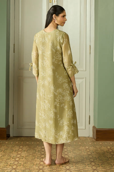Vaayu Ivory appliqué embroidered kurta set VAAYAPR26D143008