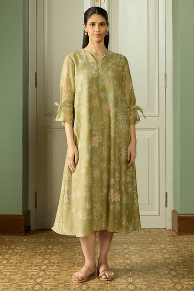 Vaayu Green thread embroidered printed dress VAAYAPR26D143017