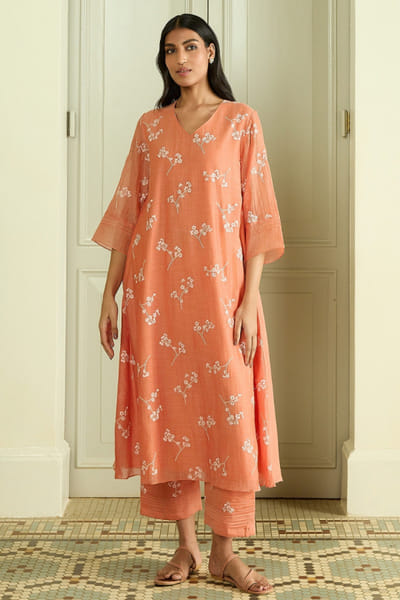 Vaayu Tangerine floral thread embroidered kurta set VAAYJUN26D248067