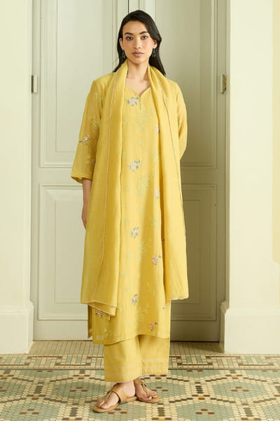 Vaayu Lemon thread embroidered kurta set VAAYJUN26D248072