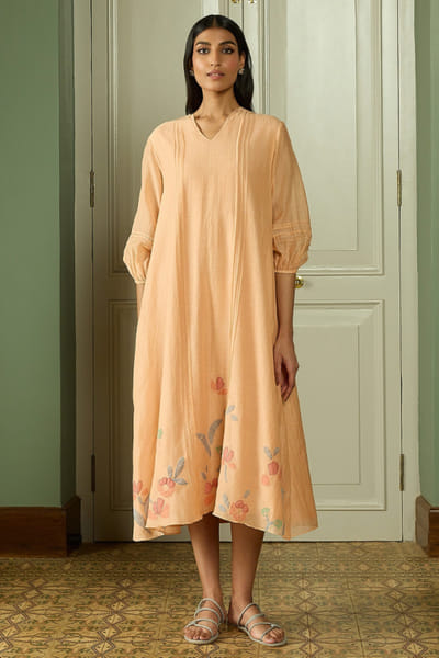 Vaayu Peach floral applique and pintuck dress VAAYJUN26D248078