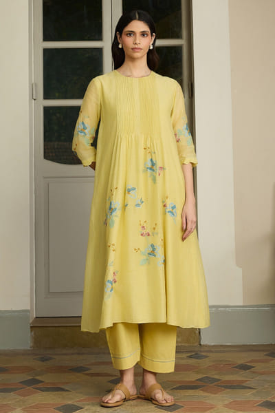 Vaayu Lemon floral applique kurta set VAAYJUN26D248079