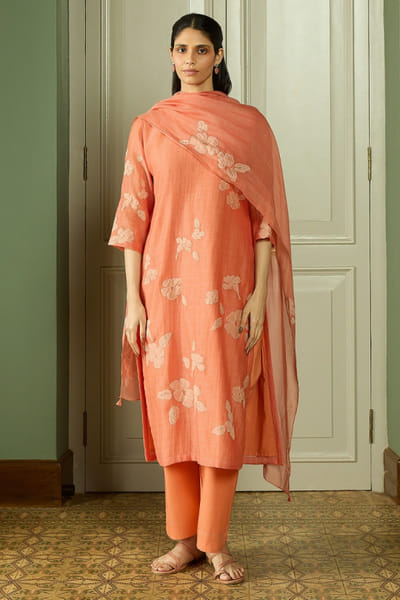 Vaayu Tangerine floral applique kurta set VAAYJUN26D248084