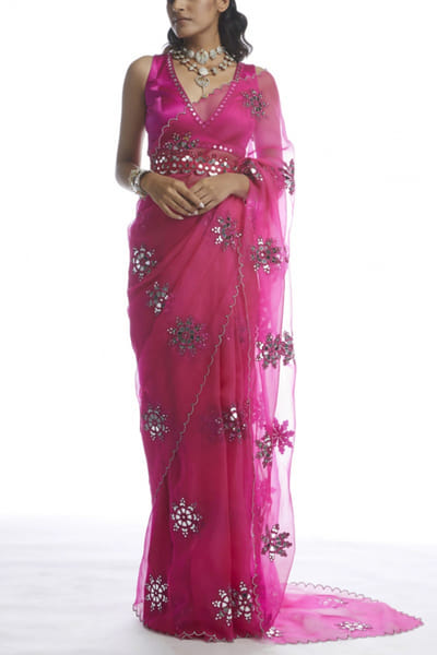Vvani by Vani Vats Pink embellished sari set VVACHAMAK2114