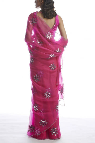 Vvani by Vani Vats Pink embellished sari set VVACHAMAK2114