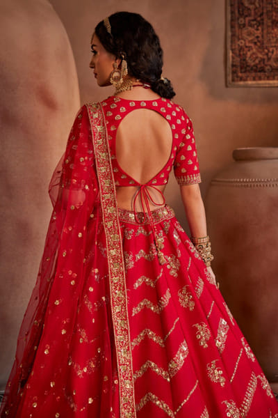 Manvi Kapoor Red zardozi embroidery lehenga set MANVAUG26D152760