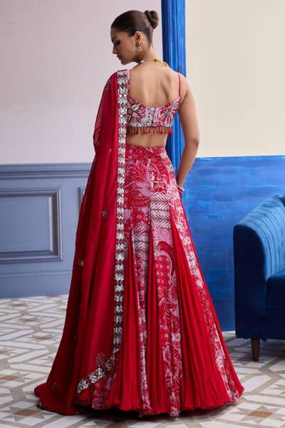 DiyaRajvvir Red floral printed skirt set DIYAAUG26D252008