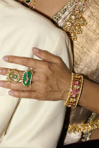 Preeti Mohan Red kundan bangles PREEJUN26D148291