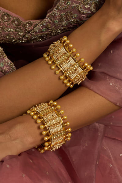 Preeti Mohan Gold kundan bangles PREEJUL26D248513