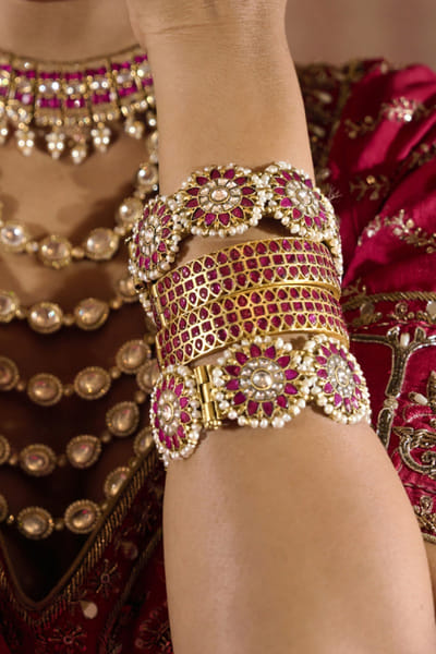 Preeti Mohan Gold and red kundan-embellished bangles PREEJUL26D248523