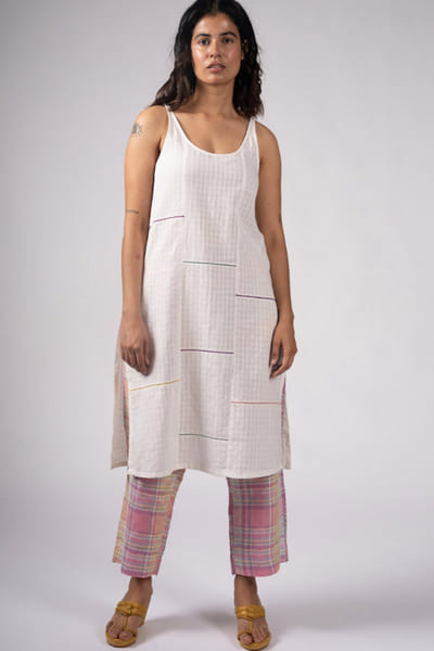 Subtle Shuttle Studio White checks lace embroidered tunic SUBAPR26D141718