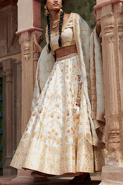 White benarasi lehenga set