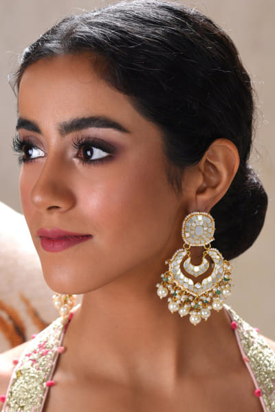 White mother of pearl chandbalis