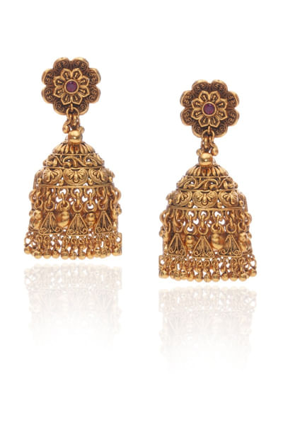 Gold kundan embellished jhumka earrings