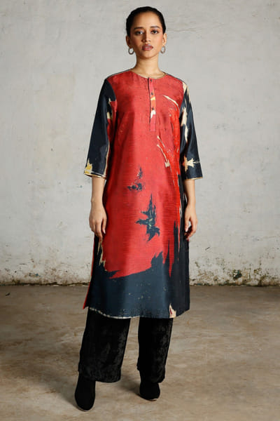 Red and black embroidered kurta