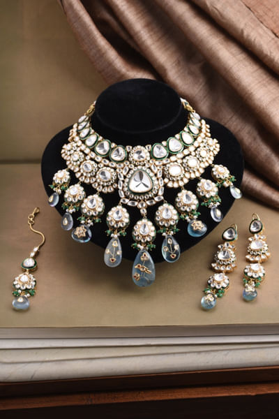 Green polki encrusted necklace set