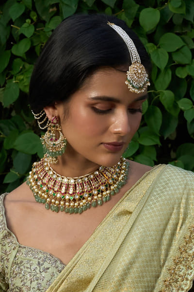 Preeti Mohan Red and green stone embellished choker PREEJUN26D148276