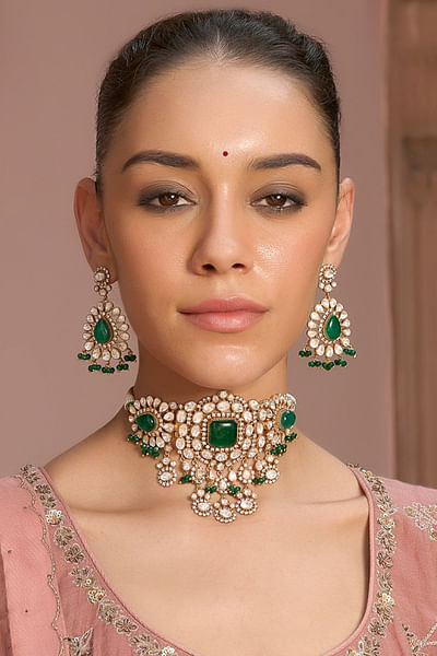 Green kundan and onyx choker set