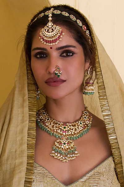Green and gold kundan and onyx necklace set