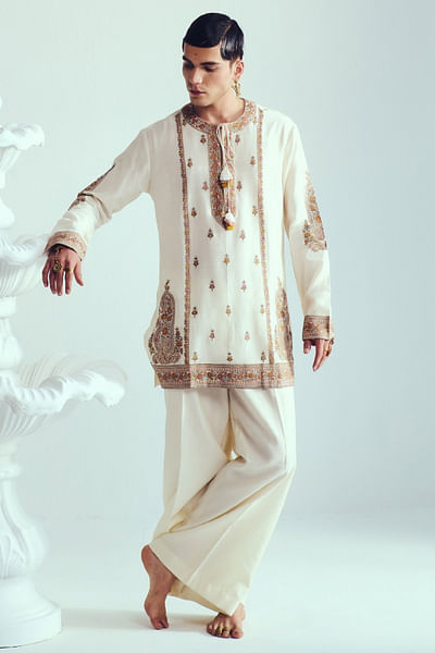 Ivory resham embroidered kurta set