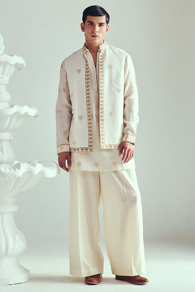 Ivory dori embroidered bandi set