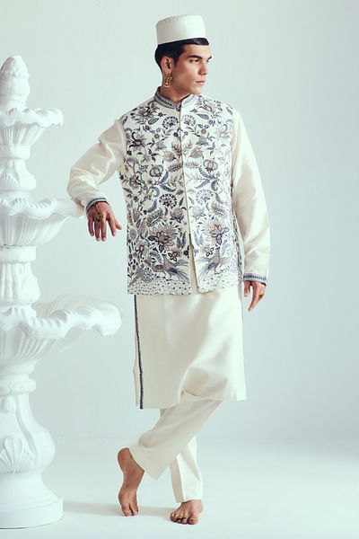 Ivory resham embroidered bandi kurta set