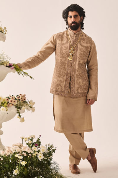 Dark beige dori-marodi embroidered bandi set