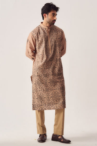 Hazelnut aari embroidered kurta set