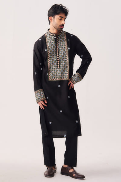 Black resham embroidered kurta set