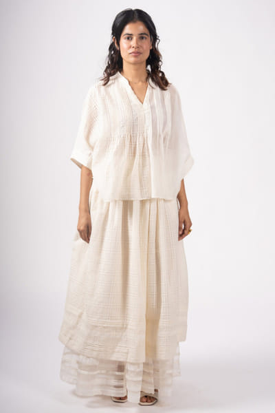 Subtle Shuttle Studio Off-white ribbed checks kimono sleeve top SUBTAUG26D151462