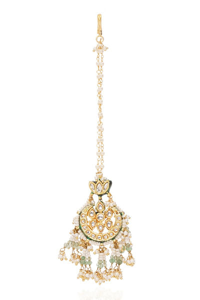 Green kundan maangtikka