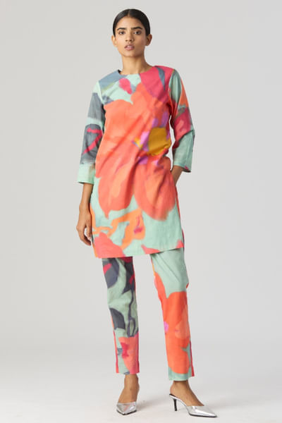 Pink and red floral print embroidery kurta set