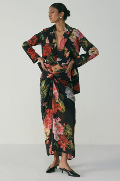 Black floral printed blazer-knotted skirt set