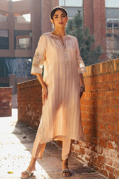 Aneeka Ruknuddin Pastel pink hand embroidered kurta set ANEEJUL26D249813