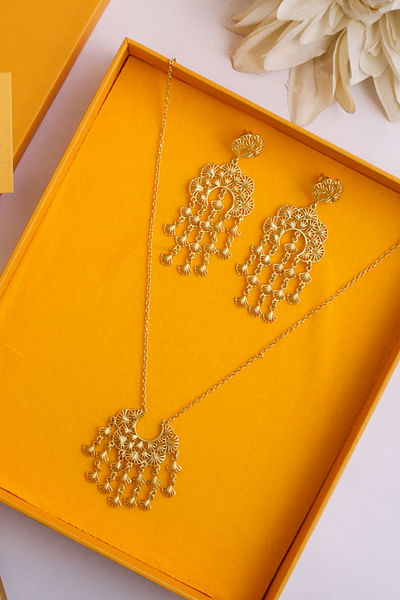 Gold plated jewellery set gift box