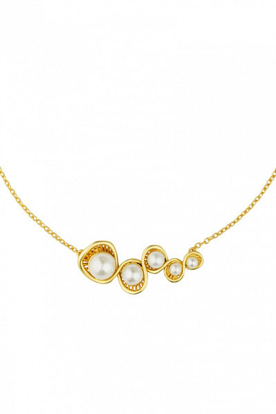 Gold plated shell pearl necklace